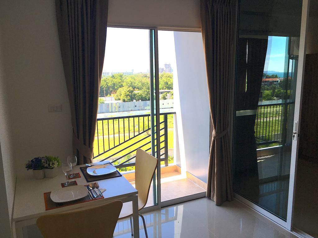 Breezy Room Pattaya Exterior photo