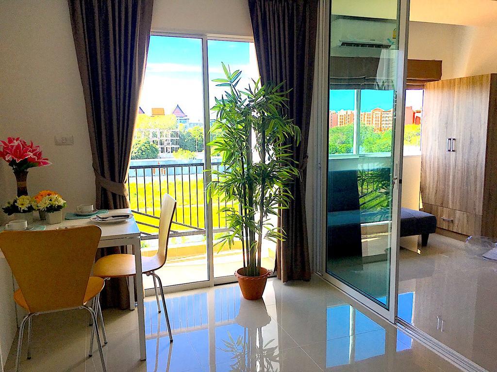 Breezy Room Pattaya Exterior photo